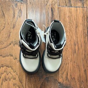 Zara Kids Black and Cream Lace-Up Boots (NWT) Size EU 24/US 8
